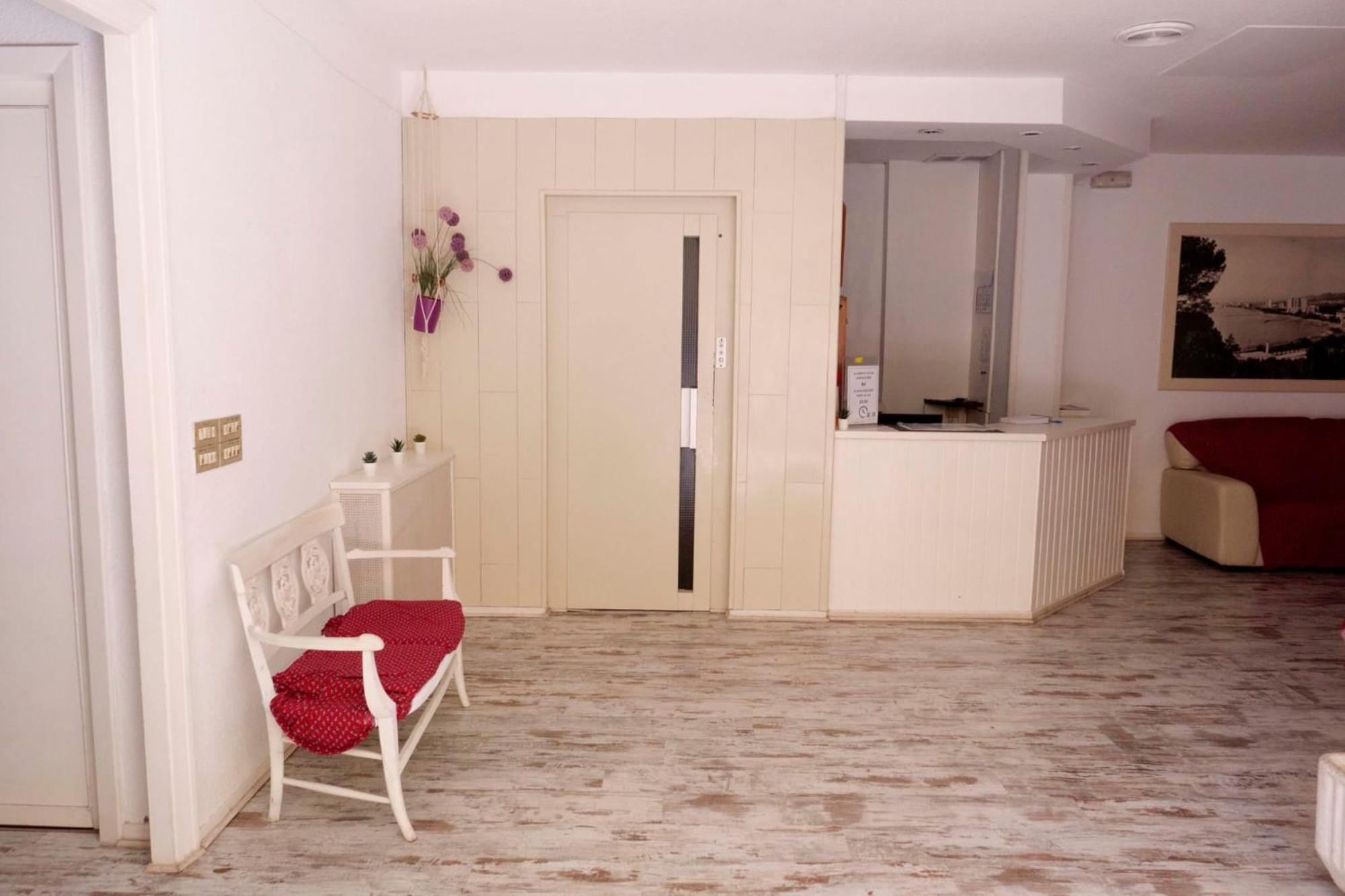 Hostal La Torre Benicàssim Екстериор снимка