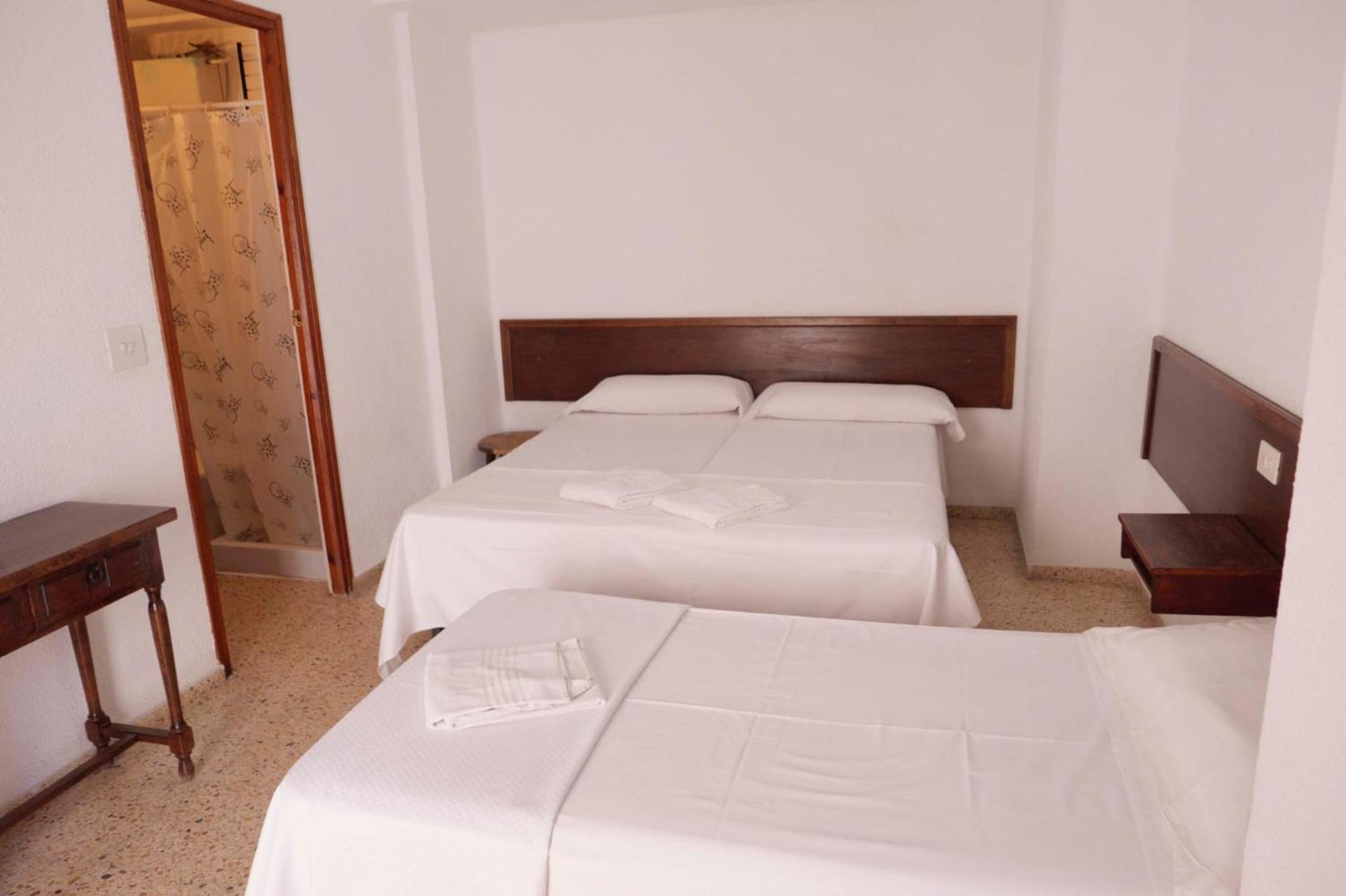 Hostal La Torre Benicàssim Екстериор снимка